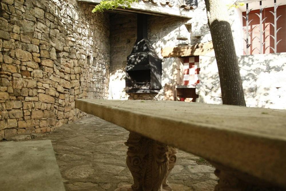 Masia Cal Millas - Turisme Rural Castellfullit de Riubregos Ngoại thất bức ảnh